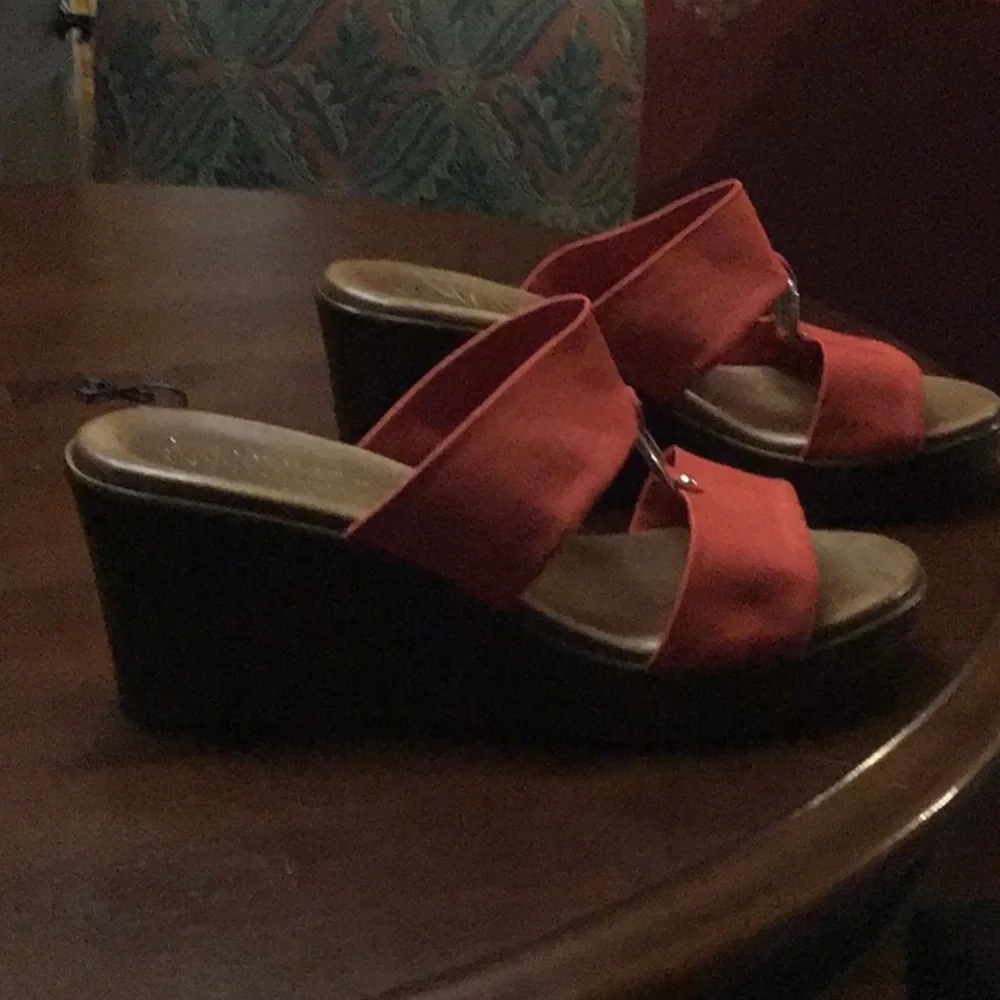 SHOE ITALIAN SHOEMAKERS SIZE 9 ORANGE